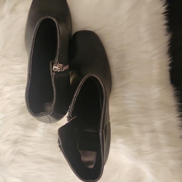 Dolce Vita Leather Booties - Picture 6 of 16